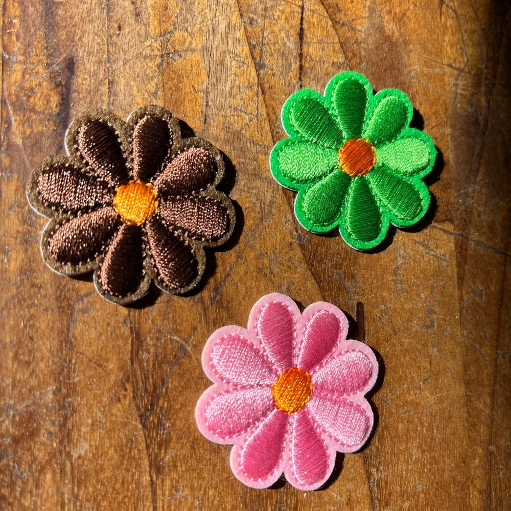 $5 Bundled 💘 Colorful Floral Embroidered Patches - Picture 2 of 6
